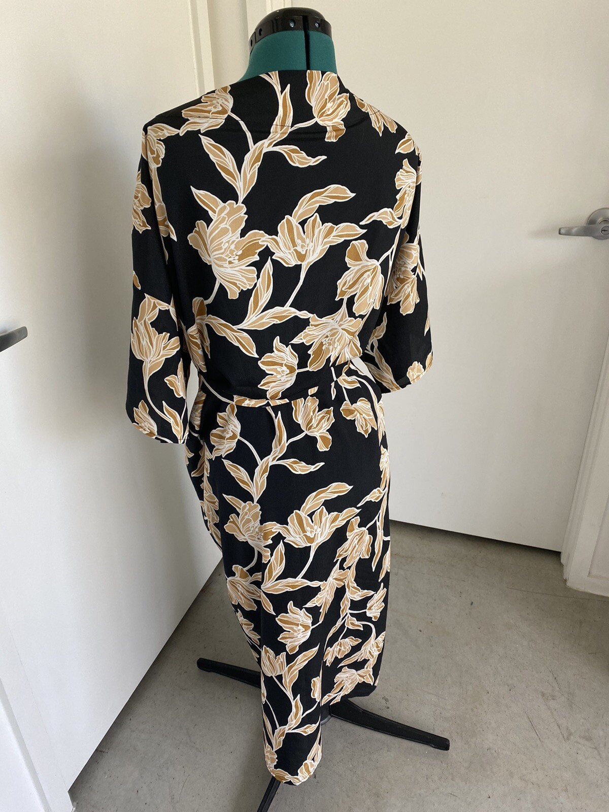 Maison Du Soir Selena Kimono S/M Black Gold Flora… - image 6