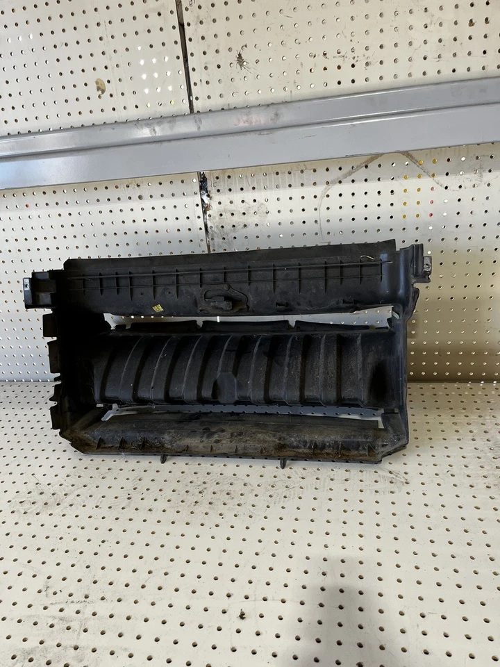 2006 Land Rover LR3 radiador central defletor de duto de ar 4.0L - Imagem 3 de 4