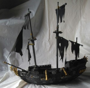 mega bloks pirates of the caribbean black pearl