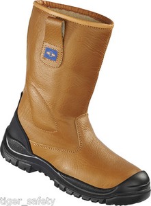 fur lined steel toe capped boots