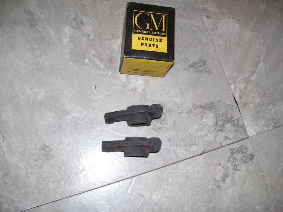 Brazos basculantes derecho motor Oldsmobile 1961 1962 1963 Olds F85 #578038 NOS GM Oldsmobile Foto 2 de 3