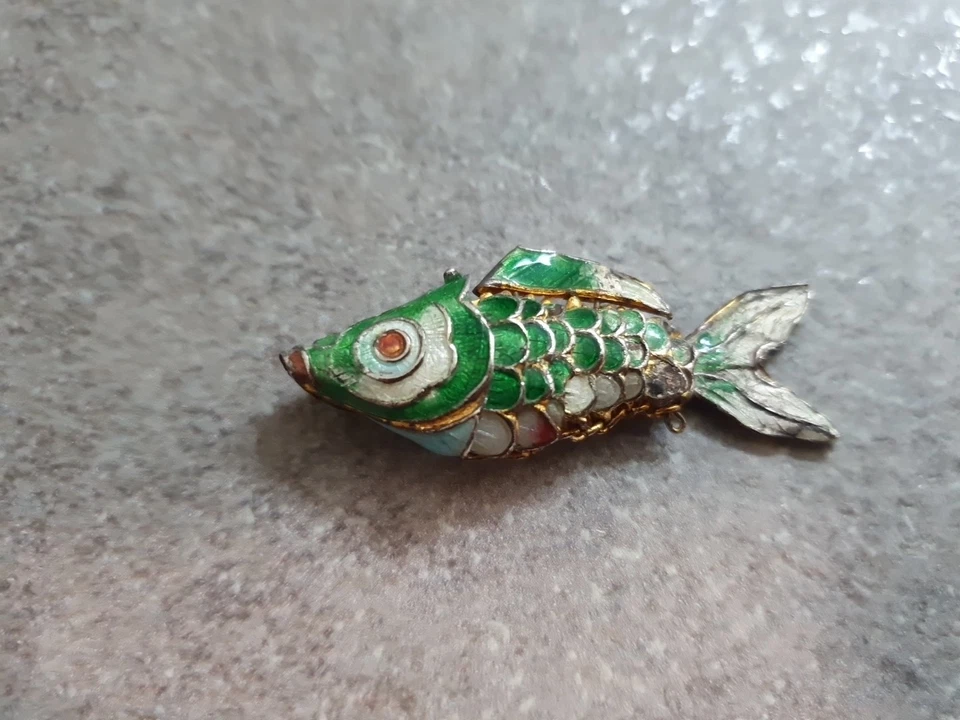 Ciondolo antico a forma di pesce in cloisonné Smaltato Verde Celeste - Immagine 2 di 4