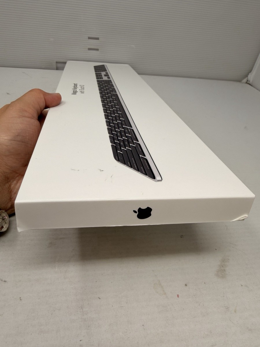 Apple Magic Keyboard w/Touch-ID & Numeric Keypad A2520 MMMR3LL/A