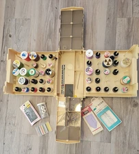 1983 World Wide Media SEWING BOX Caddy Folding Storage 50 Spool Thread Organizer