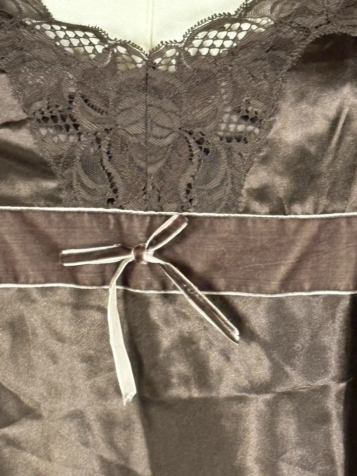 Camisola de encaje con correa de terciopelo Y2K camiseta sin mangas satinada hada oscura caprichosa talla M Foto 3 de 4