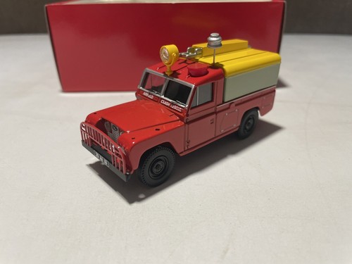 Corgi 999 1/43 Scale CC07407 Land Rover Airfield Crash Rescue Truck RAF St.Athan - Picture 6 of 12