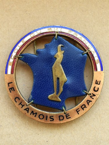 Insigne De Ski ESF Chamois De Bronze AUGIS - Modèle 1945 - Authentique Et Rare
