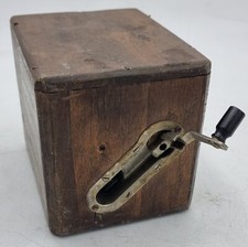 Antico Magnete Generatore a manovella 