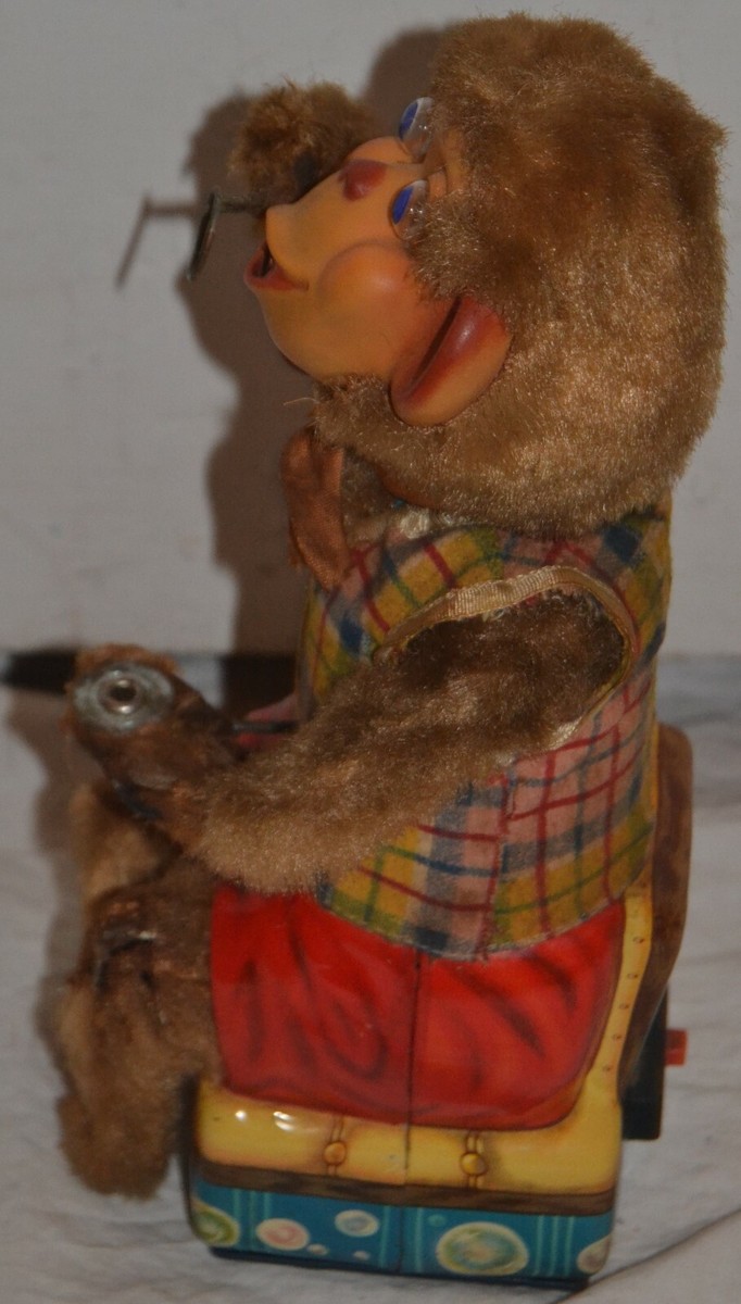 1950's BATTERY OPERATED BUBBLE BLOWING MONKEY VINTAGE TIN