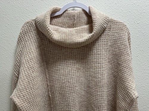 Free People maglione lana maglia grossa collo cappuccio polsini beige medio - Foto 3 di 8