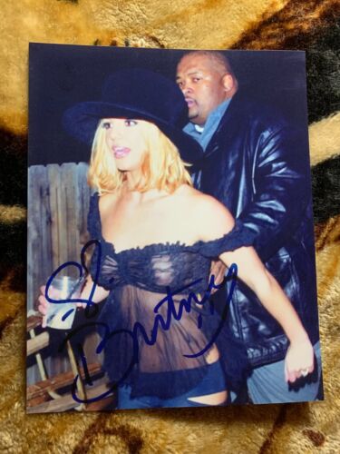 Britney Spears - 8x10 Autographed photograph - Afbeelding 1 van 3