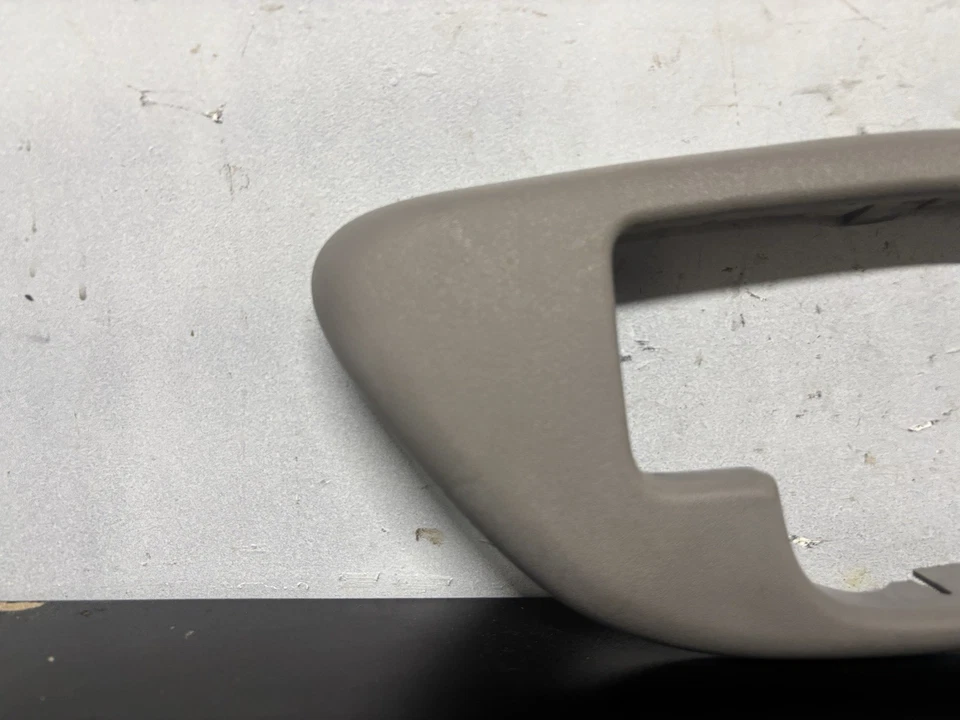Mango del lado del conductor izquierdo 1995-2000 moldura Chevy GMC Silverado Sierra gris Foto 2 de 4