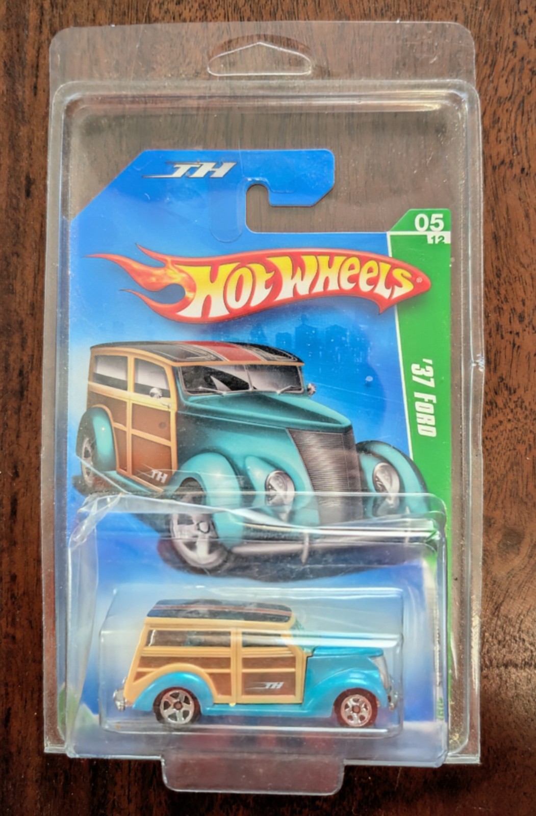 Hot Wheels 2009 Treasure Hunt #47 37 Ford Woody teal/tan NIP