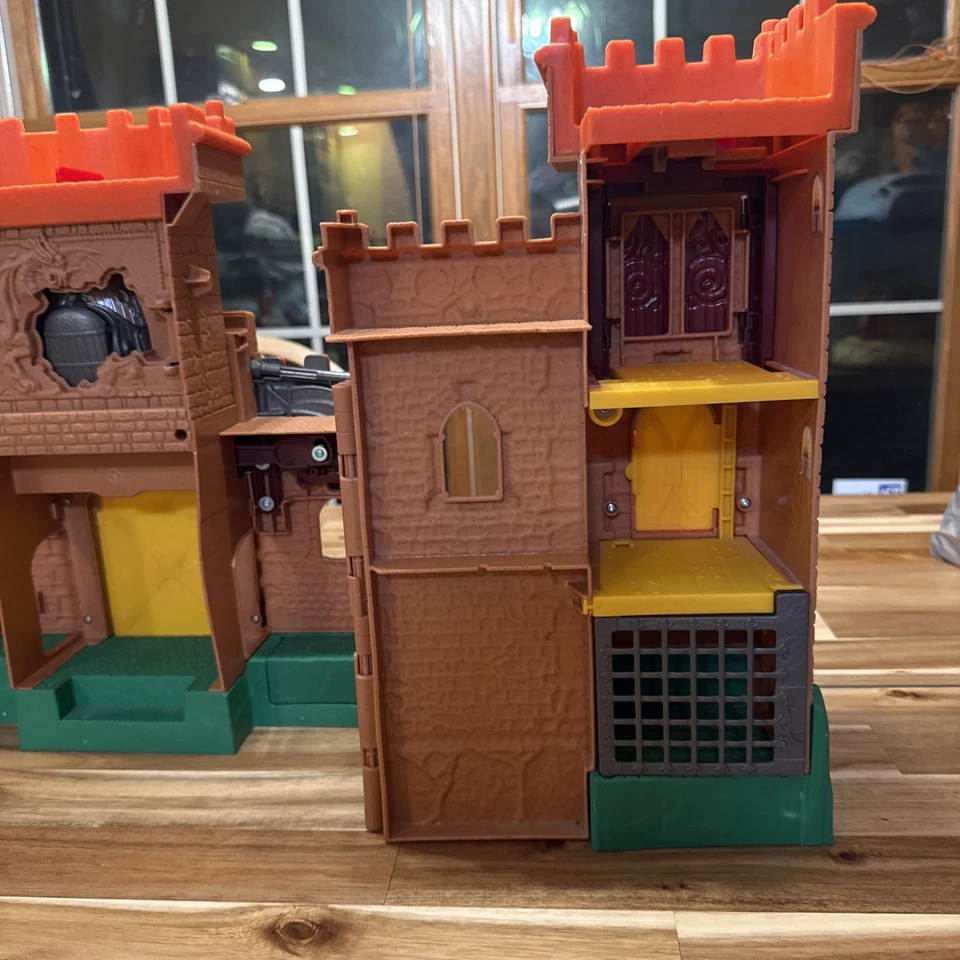 Fisher Price Imaginext Eagle Talon Castello Medievale 2012 Mattel Playset Funzionante - Immagine 4 di 4