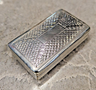 ANTIGUA CAJA DE TABACO GEORGIANA PLATA DORADA BIRMINGHAM 1826 HM EDWARD SMITH