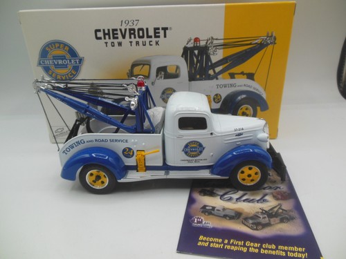 First Gear 19-2269 1937 Chevrolet Tow Truck Chevrolet Super Service 1:34 Scale - Picture 2 of 12