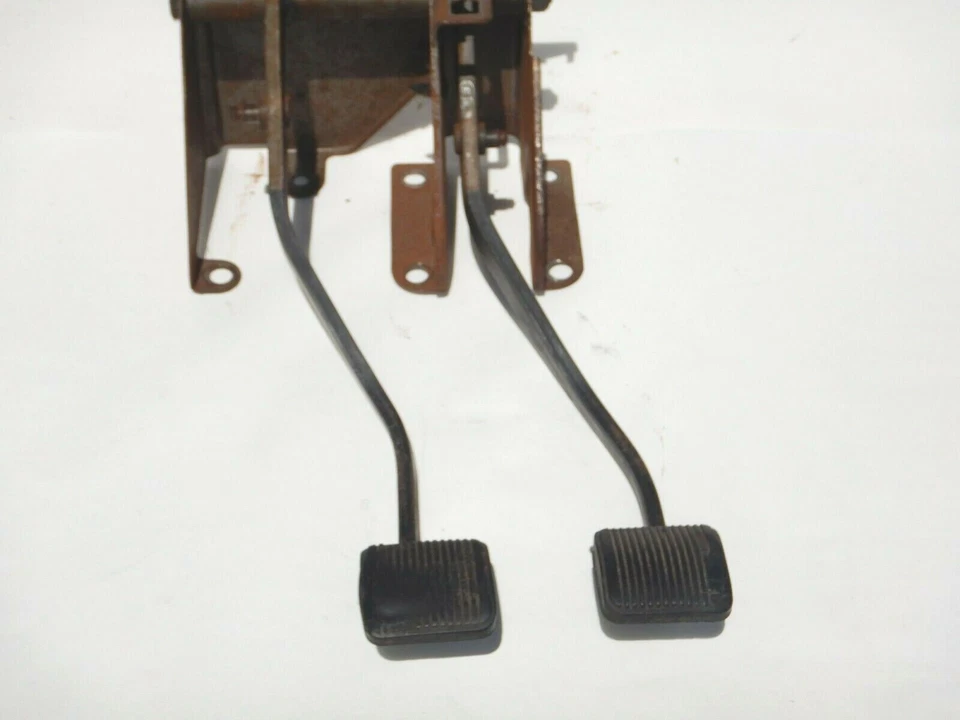 Jeep Wrangler TJ 97-06 OEM Conjunto de pedal de freno de embrague manual estándar ENVÍO GRATUITO Foto 2 de 4