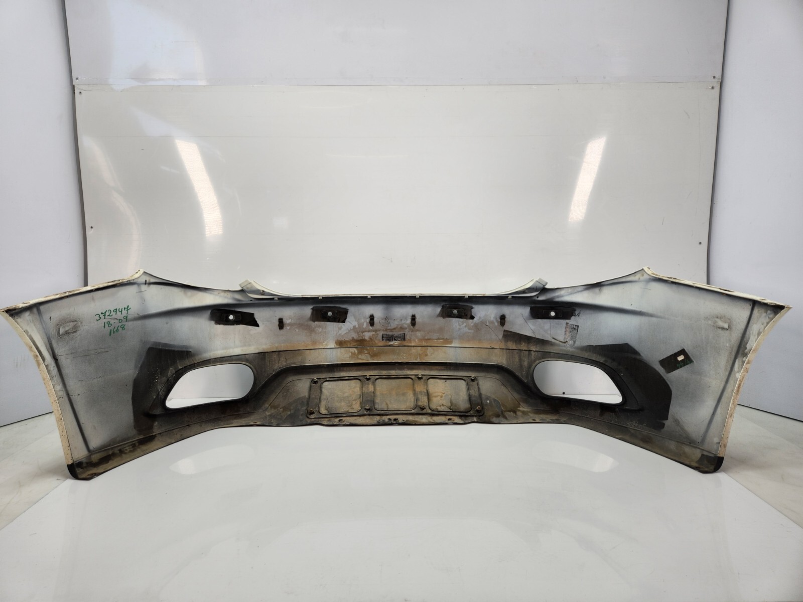 ✅13-19 OEM Maserati GranTurismo Rear Bumper Cover Bianco Eldorado Carbon Fins*