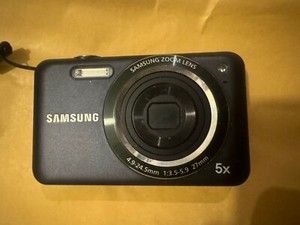 Samsung ES73 Camera 12.2MP - No Charger.