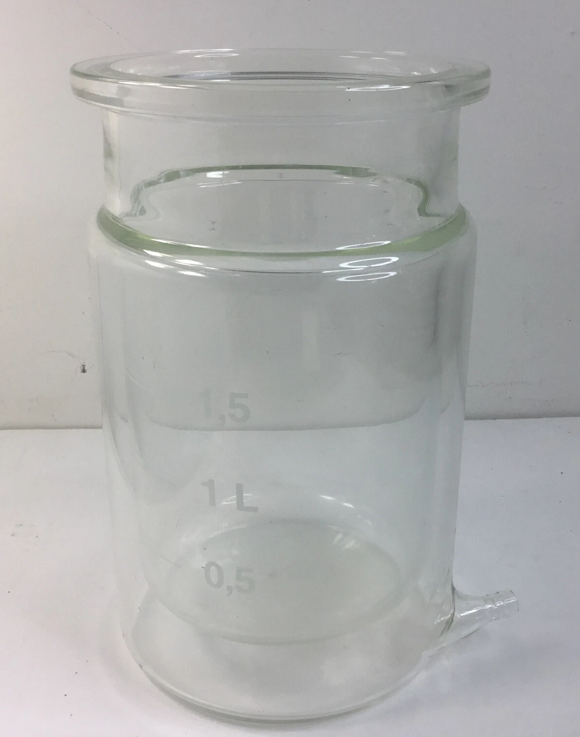 1.5 L Double Walled Laboratory Glass Jar With In And Out Flow Opening G-9629