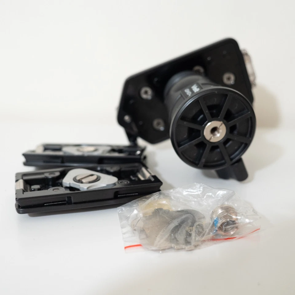 Velbon QHD-61Q Magnesium Tripod Ball Head with 3 QB-635L Quick-Release Plates - Image 4 of 4