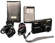 Nikon COOLPIX S570 12MP 5X Wide Compact Digital Camera Pack PreOwned Black AS-IS