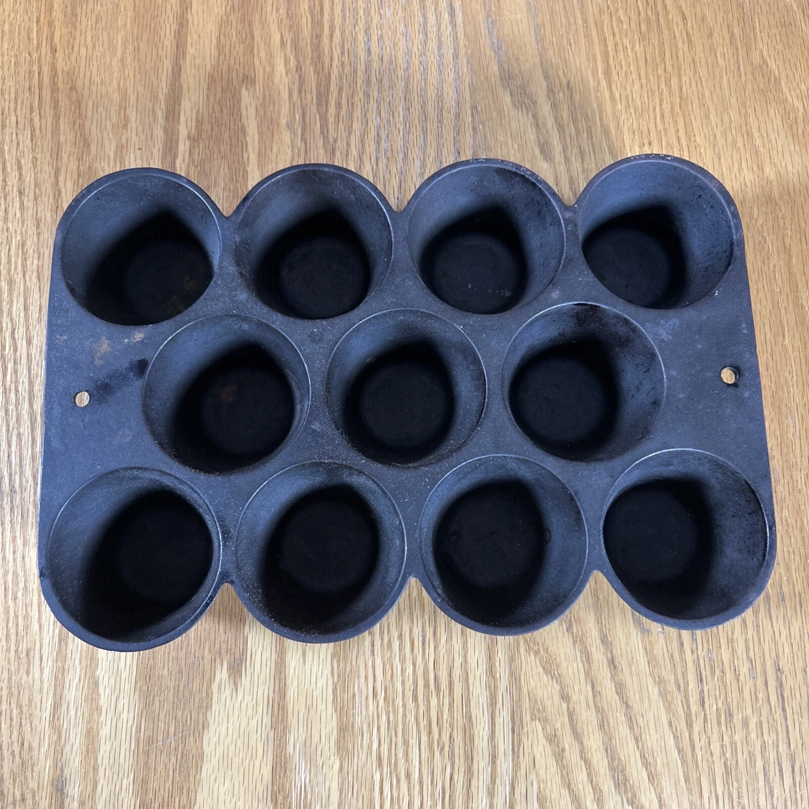 Wagner Ware Cast Iron Popover Muffin Pan 1323 B Vintage