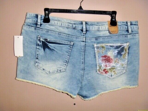 NWT HIPPIE LAUNDRY REGULAR RISE SHORTIE 