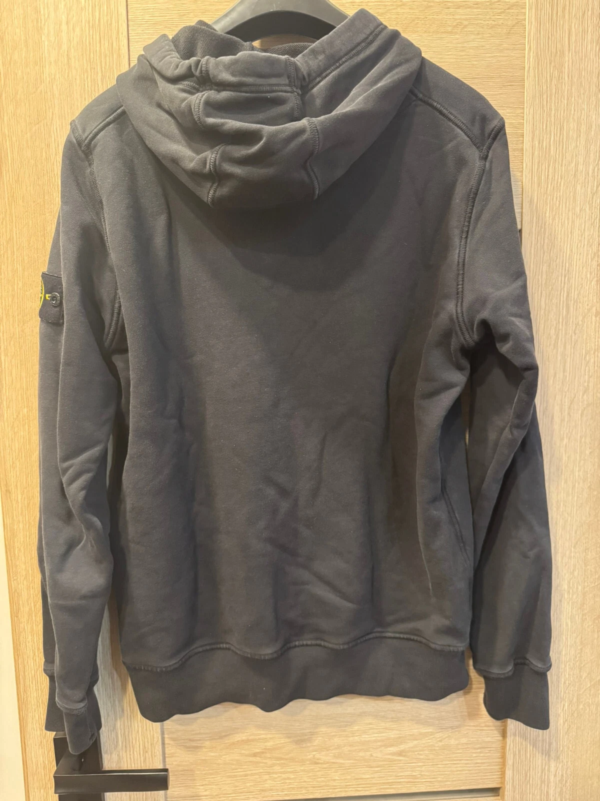 Felpa con cappuccio pullover Stone Island nera taglia small usata (ottime condizioni)