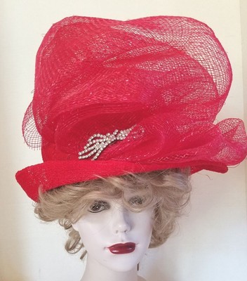 Red Small Brim Hat Rhinestone Pin in 