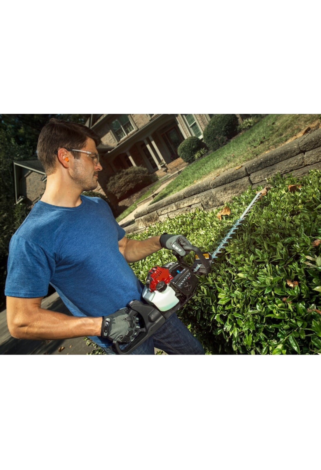 CRAFTSMAN 23-cc 2-cycle 22-in Dual-Blade Gas Hedge Trimmer CMXGHAH2322 NOB