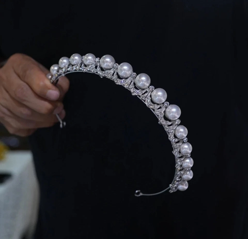 Elegant pearls Wedding Tiaras Headpices Brides Hair Accessory - Image 2 of 4