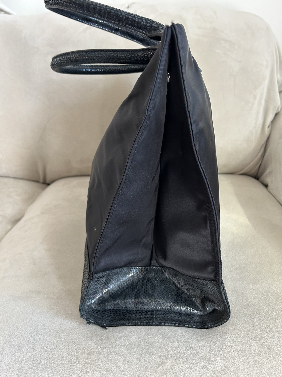 EUC Tory Burch Black Nylon and Python Embossed La… - image 8