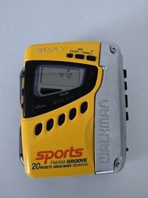 SONYラジオ　FM/AM Sony Sports Walkman WM-FS499 FM/AM Radio Cassette Player w/ 2 Sets