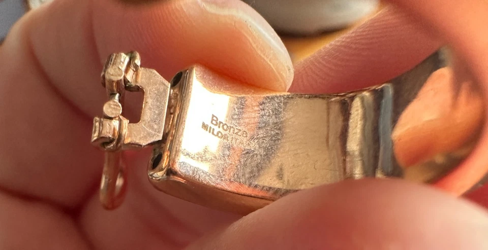 Pendientes de aro Bronzo Italia tono dorado abovedados Omega espalda hechos en Italia QVC Foto 2 de 4