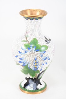 O68C76 Jarrón Cloisonne asiático con flores y decoración de pájaros