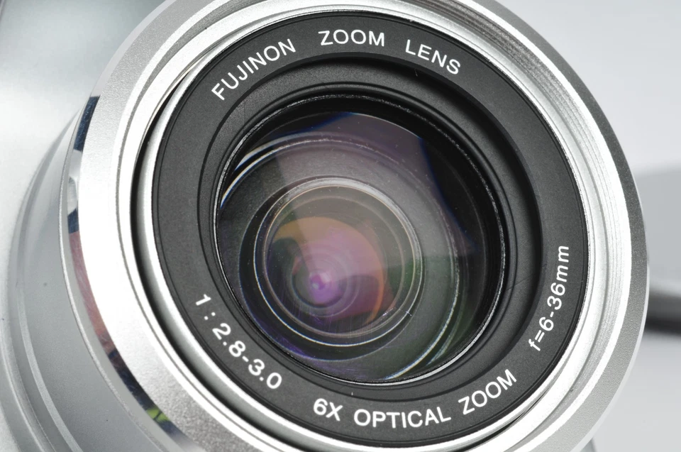 Fujifilm Digital Camera FinePix E500 4.1MP Silver With Manual Tested, photo 4 of 5