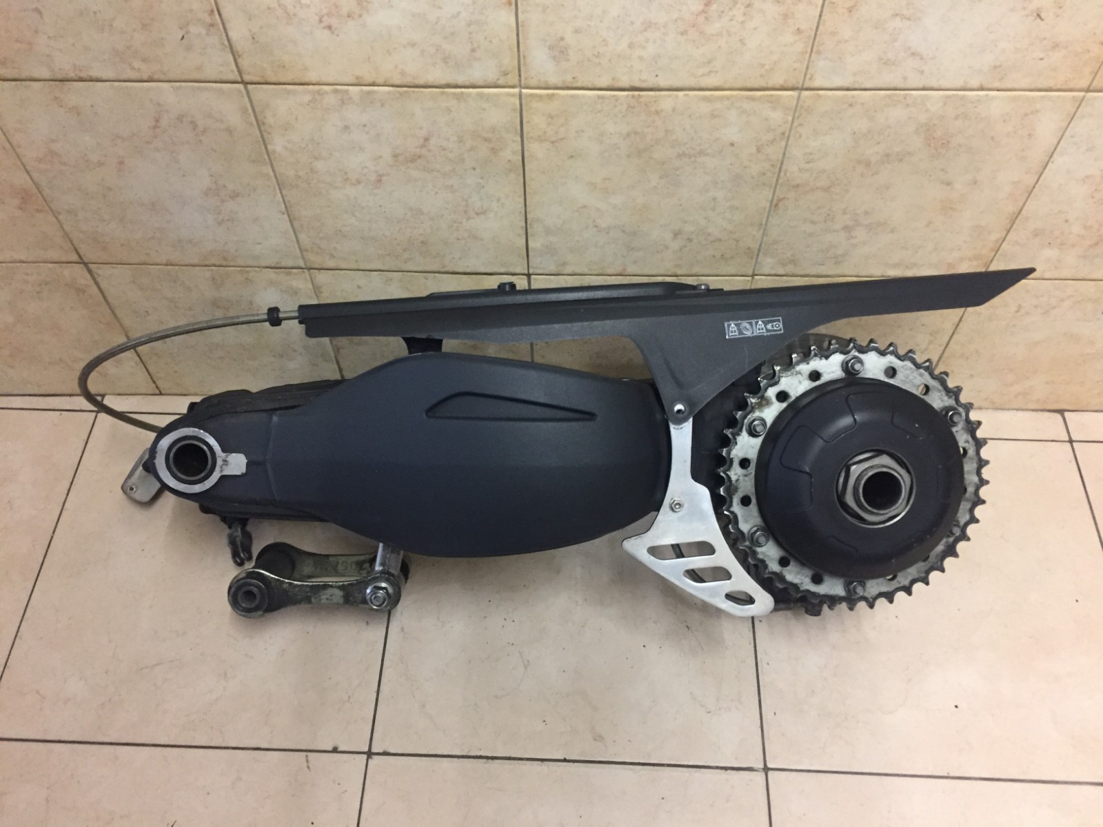 Forcellone monobraccio triumph speed triple 1050 dal 2008 al 2010 = Swingarm =