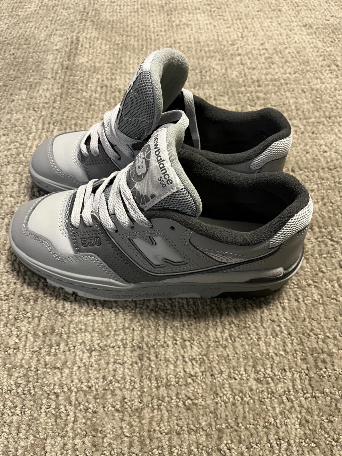 New Balance Sneakers 550 Gray Lace Up Big Boy Size 4 thumbnail 3