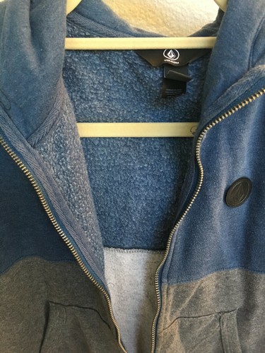 Volcom Boy's Sweatshirt, size 8 - Picture 4 of 7