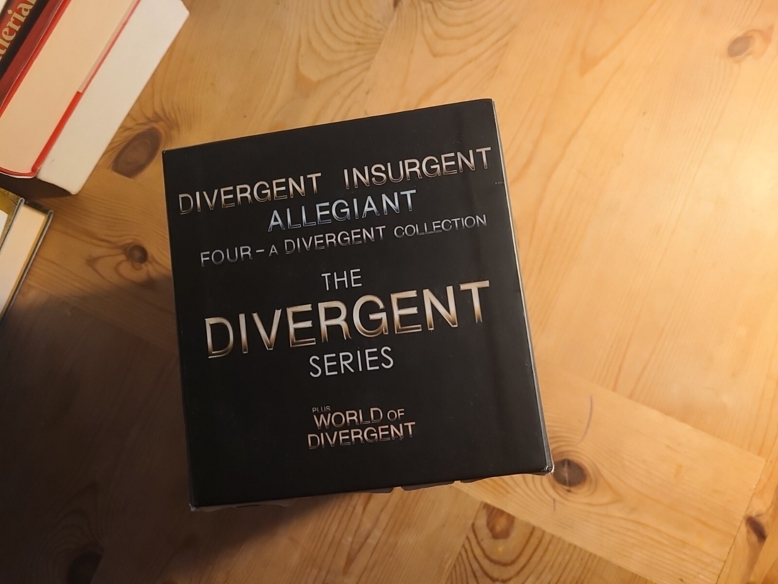 Divergent Series 4 Books Collection Box Set by Veronica Roth
