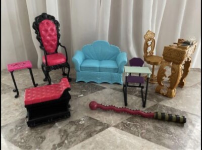 Monster High Dolls Huge Lot Of Furniture Pieces & Accessories | eBay