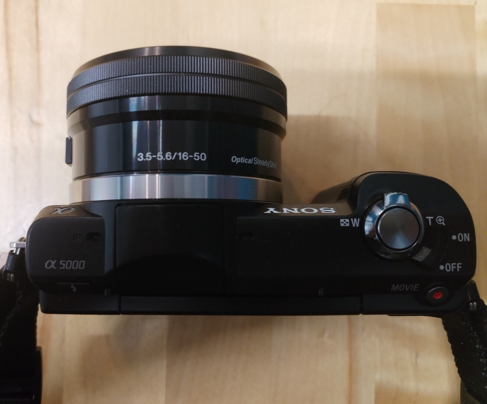 Sony Alpha A5000 20.1MP Compact Camera (Kit w/ 1650mm Lens) excellent