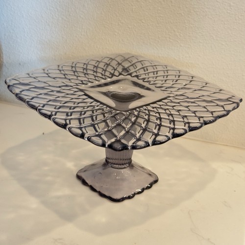 Vintage L.E. Smith Glass Lavender Cake Stand 9.5" Square Top EUC - 第 1/9 張圖片
