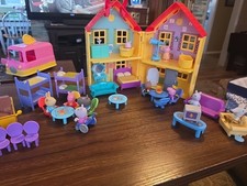 Peppa Pig's Deluxe House Playset, With Figures, Furniture and vehicles set 49