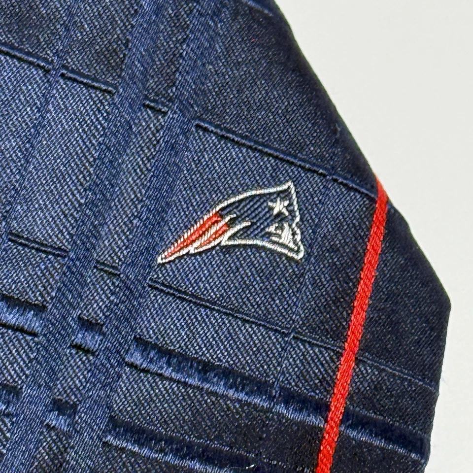 Corbata New England Patriots 100 % seda NFL 58" x 3,5" azul rojo nueva con etiquetas Foto 3 de 4