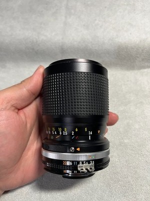 Nikon Nikkor 35-105mm f/3.5-4.5 Ai-s Zoom Lens
