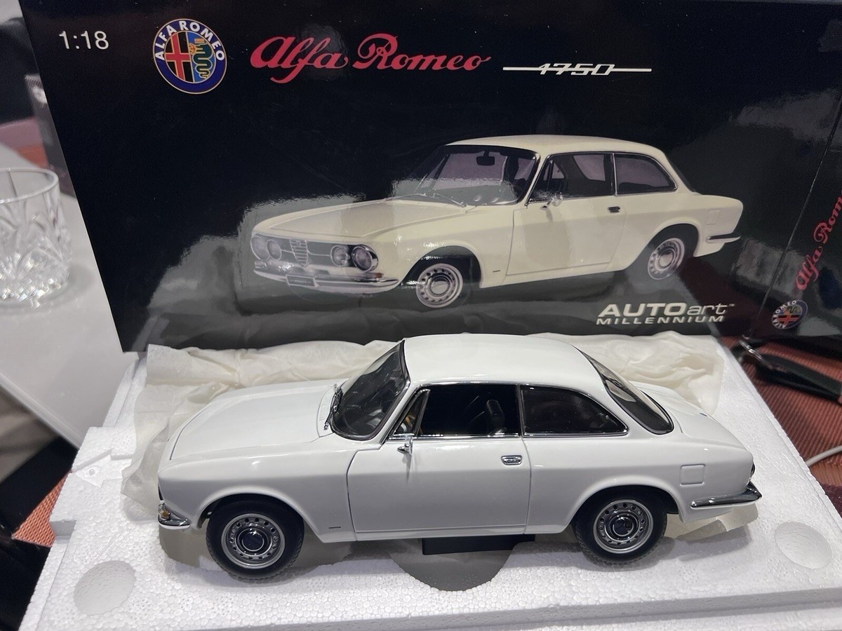 1:18 AUTOART ALFA ROMEO 1750 GTV. Model In Mint Condition. | eBay