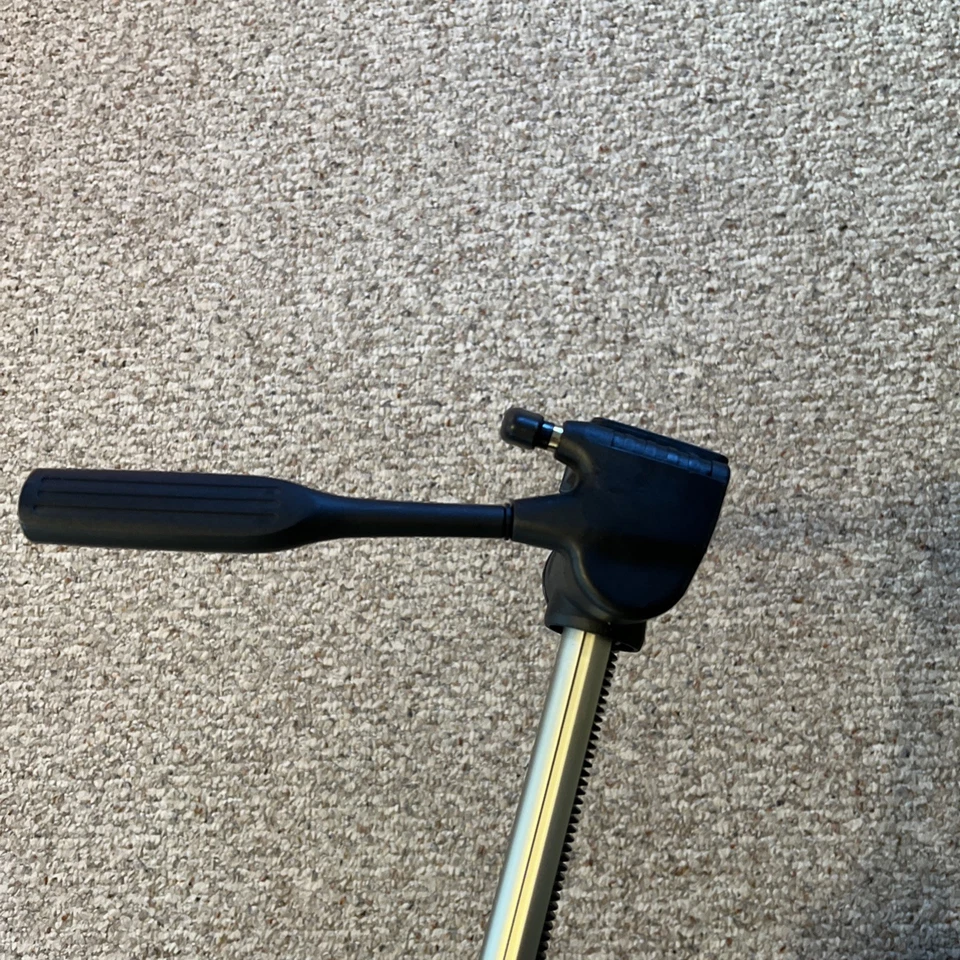 Quantaray QSX 9001 Camera Aluminum Tripod with camera adapter  - Image 4 of 4