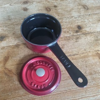 1 x STAUB LA COCOTTE 10 cm round Cast iron Mini Cocotte RED A/F